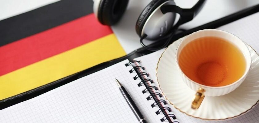 13 تا از بهترین پادکست های زبان آلمانی برای یادگیری زبان ژرمن‌ها